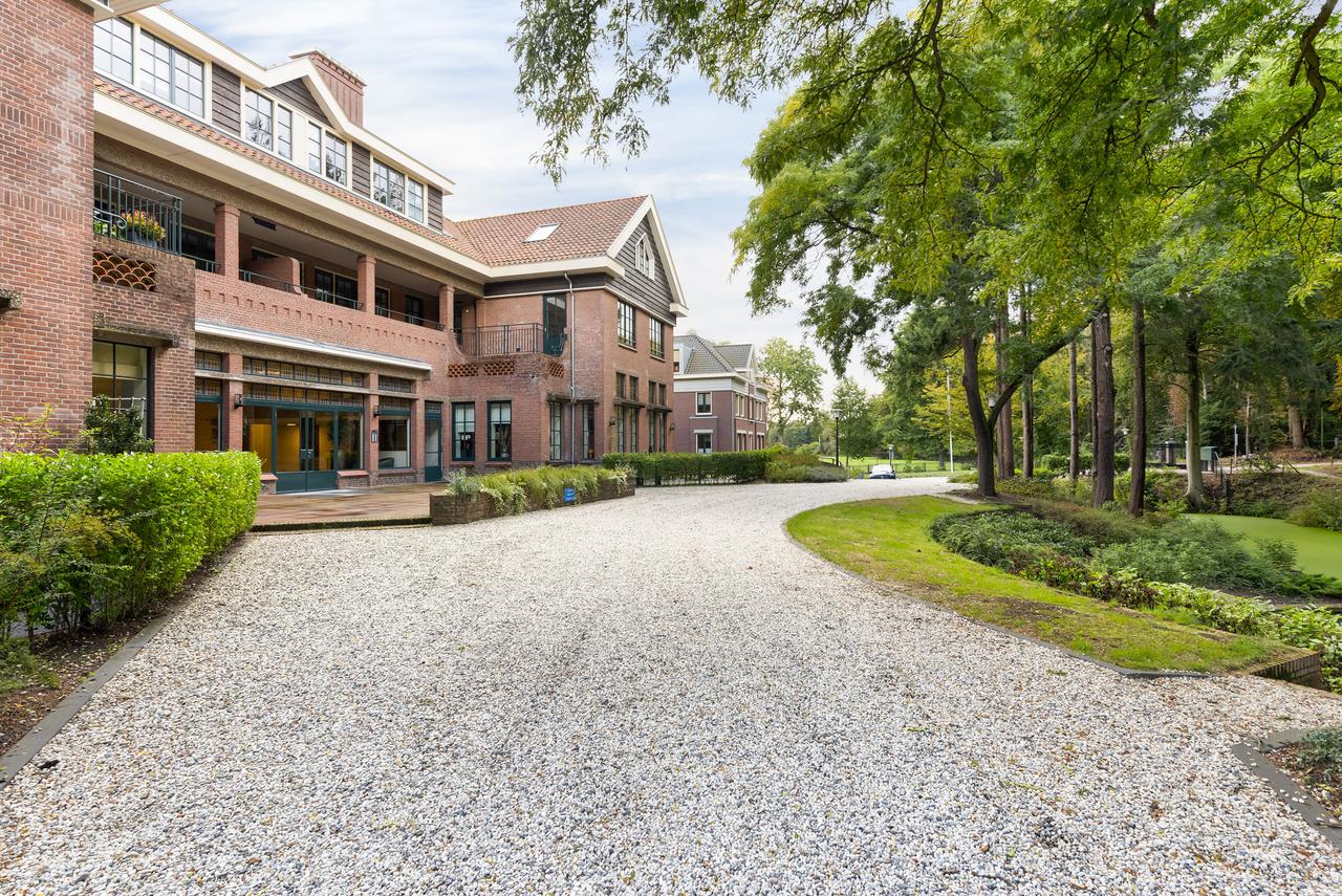 171 m² of living space with three balconies in Wassenaar - Image 33