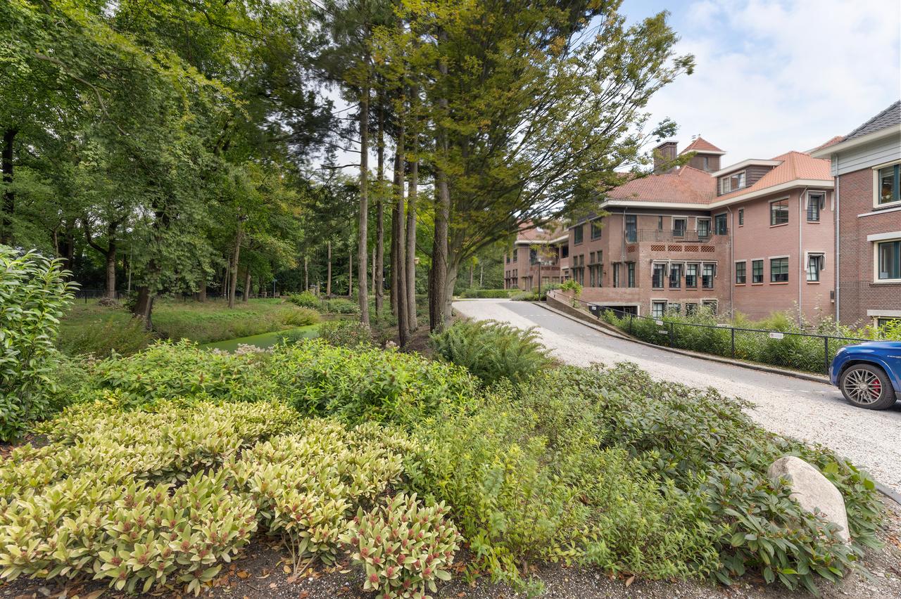 171 m² of living space with three balconies in Wassenaar - Image 34