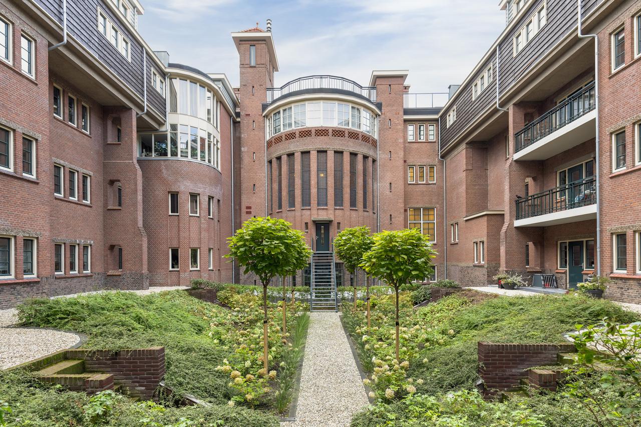 171 m² of living space with three balconies in Wassenaar - Image 37