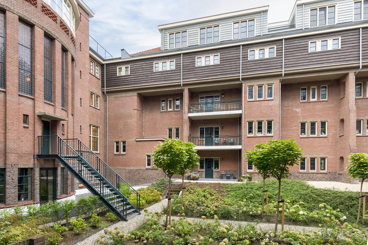 171 m² of living space with three balconies in Wassenaar - Image 38