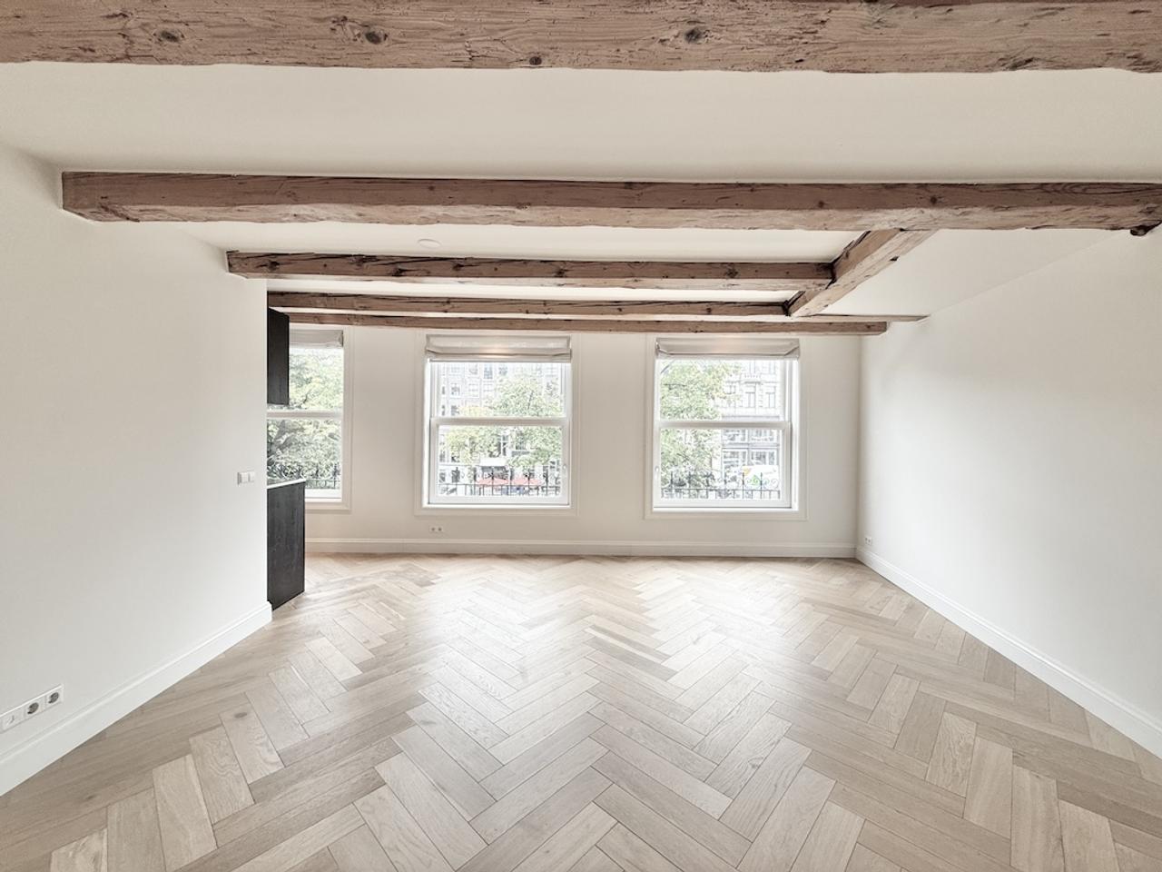 Two-Bedroom Apartment with Balcony on Keizersgracht - Image 3