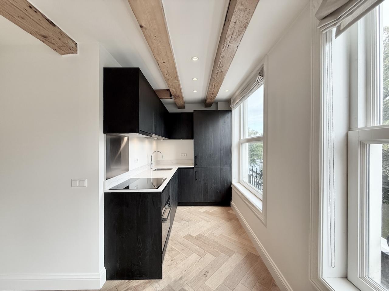 Two-Bedroom Apartment with Balcony on Keizersgracht - Image 5