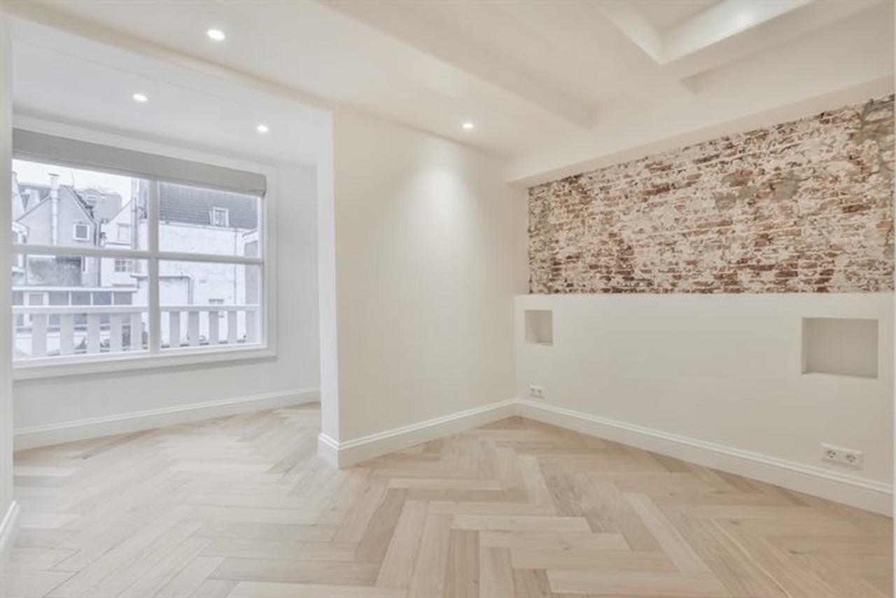 Two-Bedroom Apartment with Balcony on Keizersgracht - Image 7