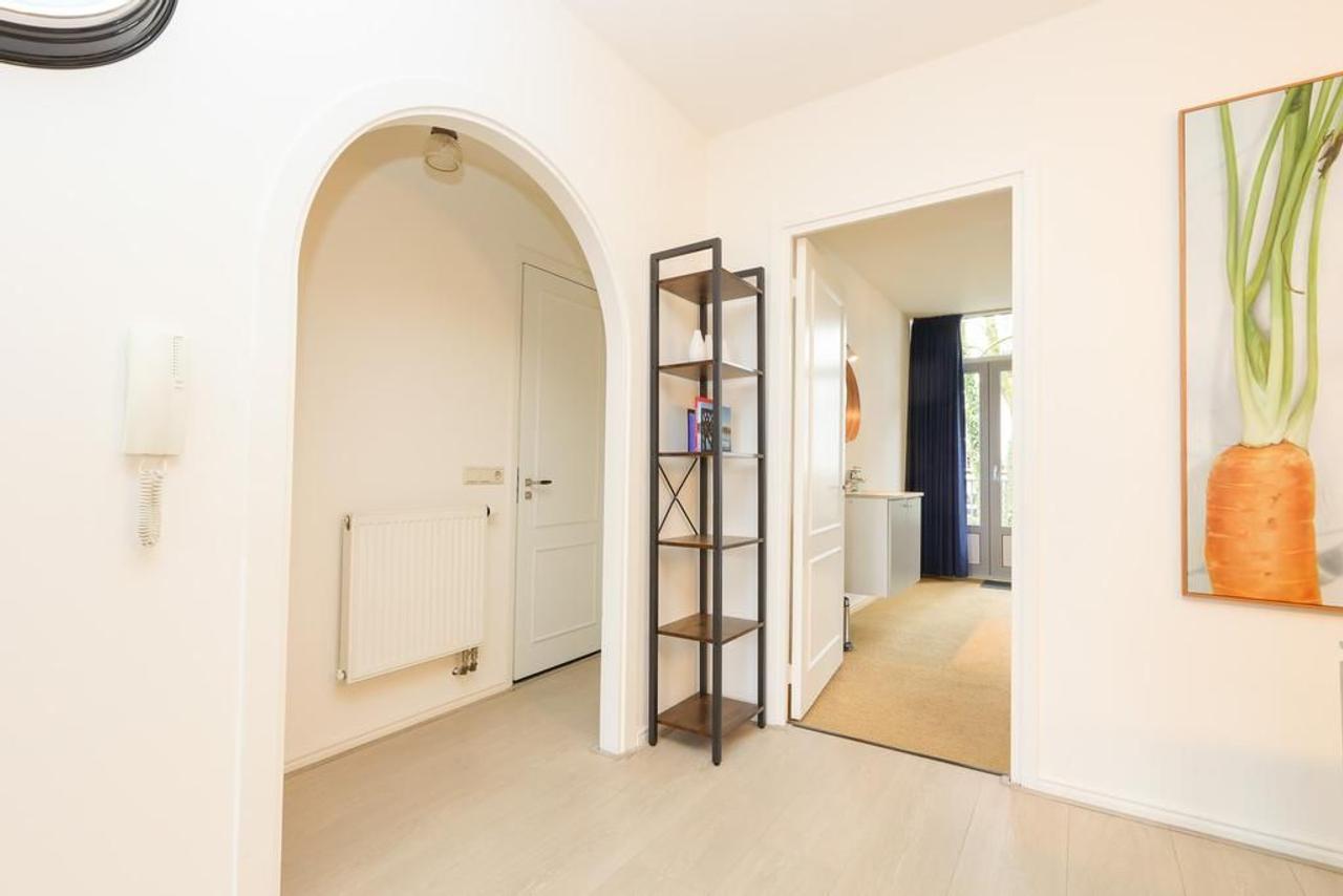 Renting on Jacob van Lennepkade - Image 11