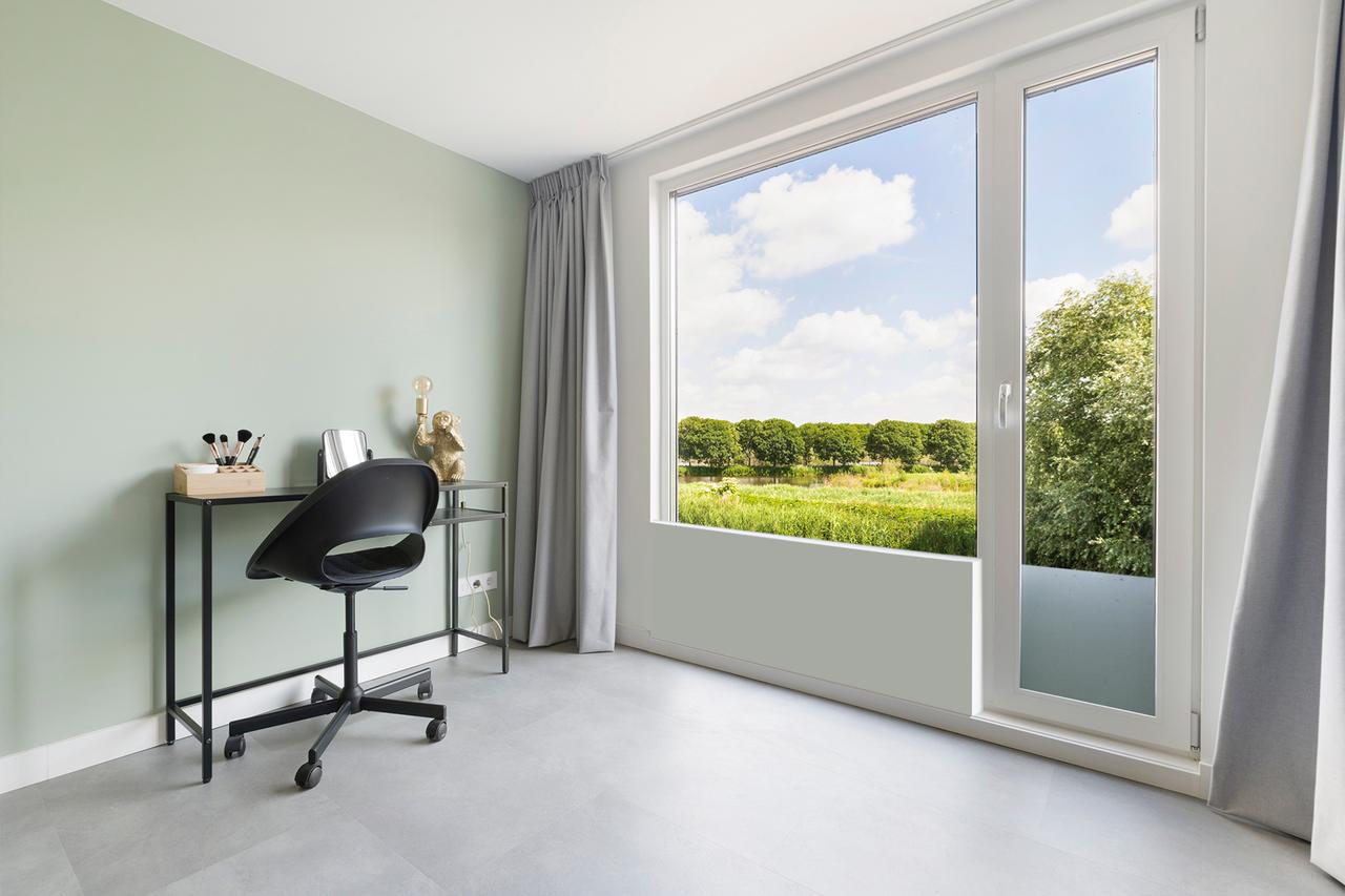Detached Waterfront Living in Amsterdam - Image 24
