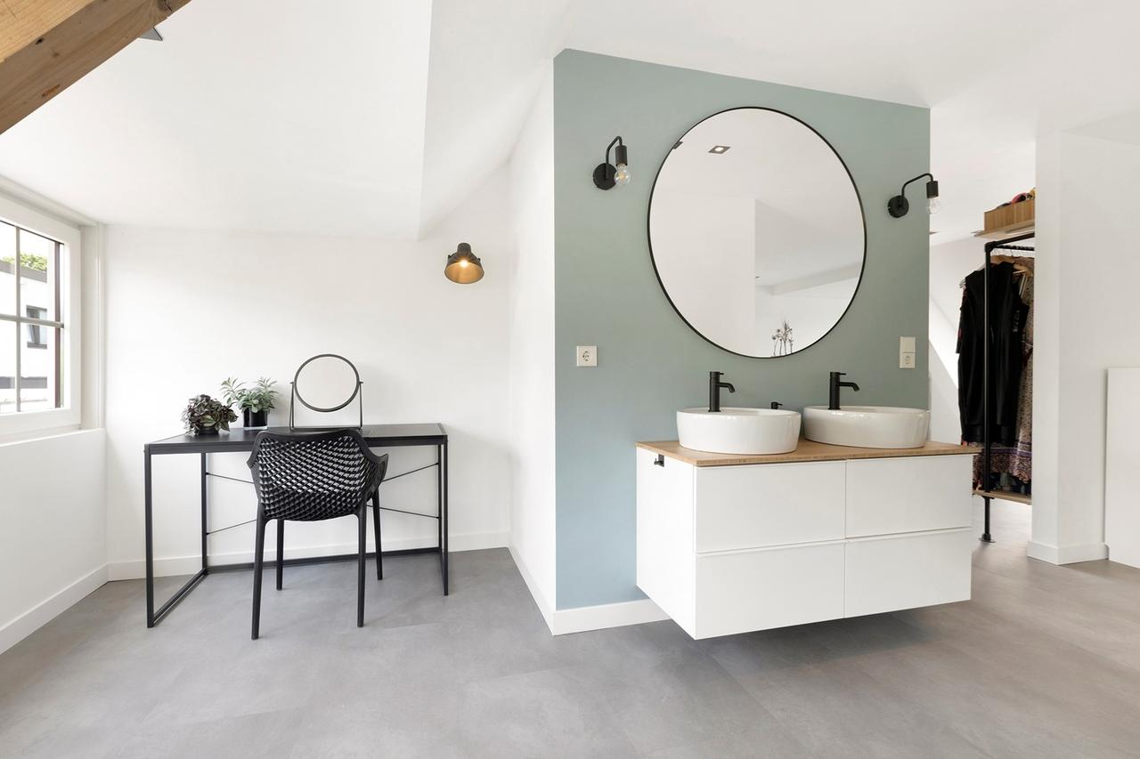 Detached Waterfront Living in Amsterdam - Image 37