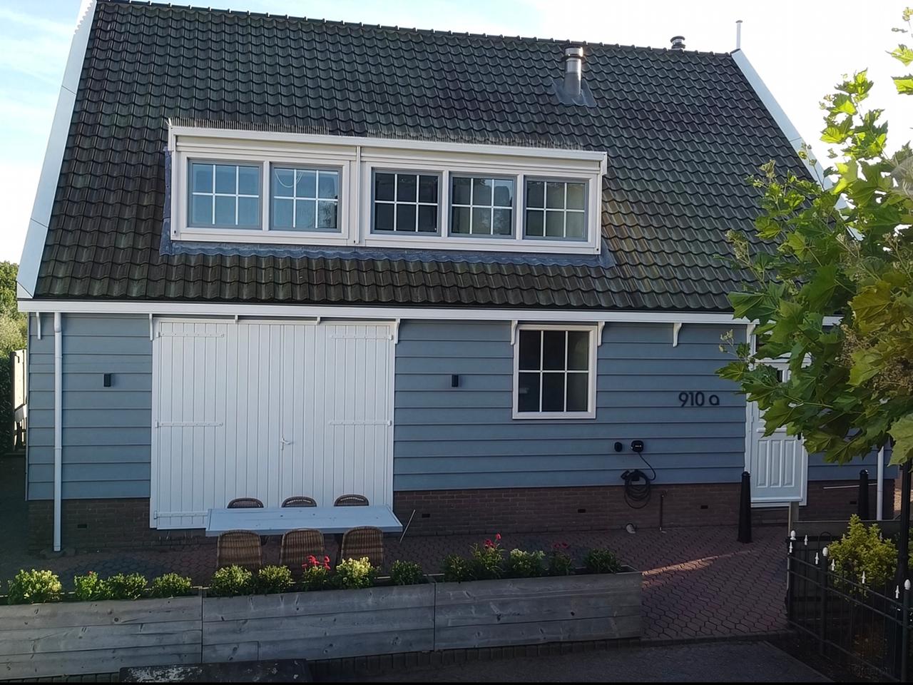 Detached Waterfront Living in Amsterdam - Image 42