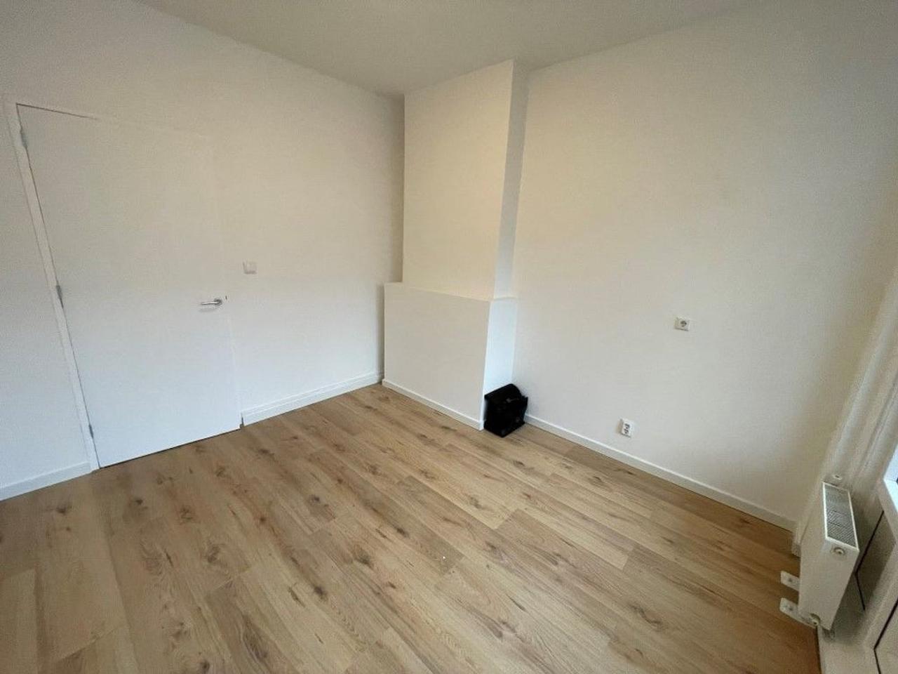 Two-Bedroom Student Apartment - Image 10