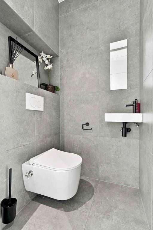 155 m² of living space, five bedrooms - Image 3