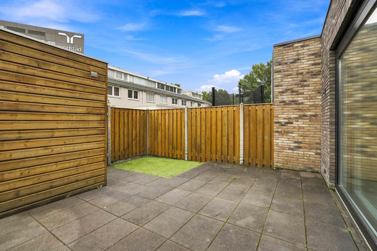 155 m² of living space, five bedrooms - Image 4