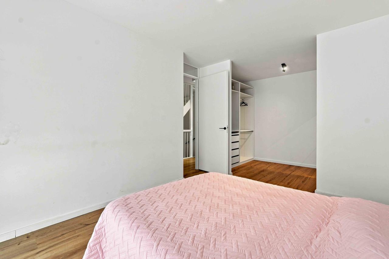 155 m² of living space, five bedrooms - Image 8