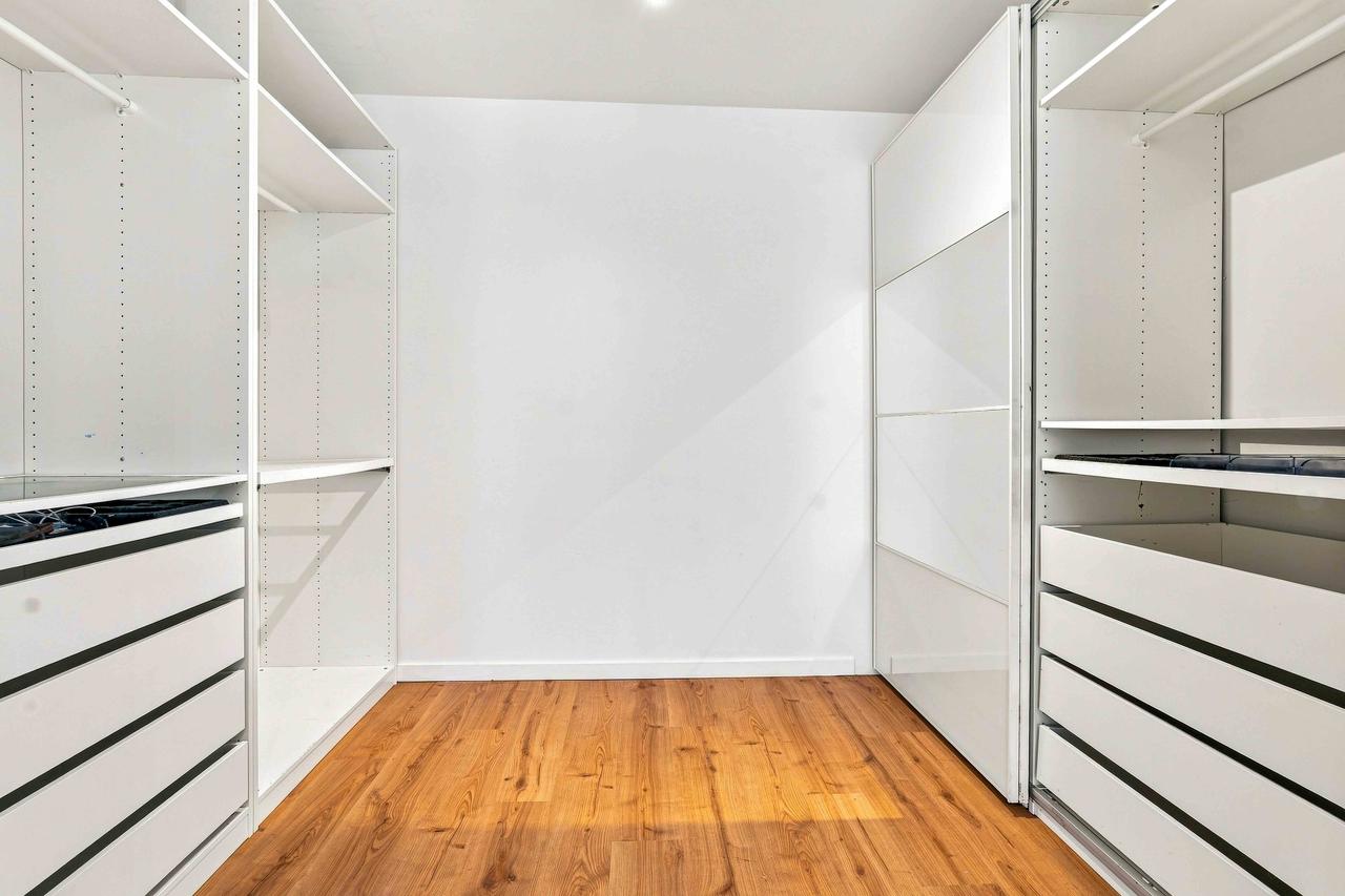 155 m² of living space, five bedrooms - Image 9