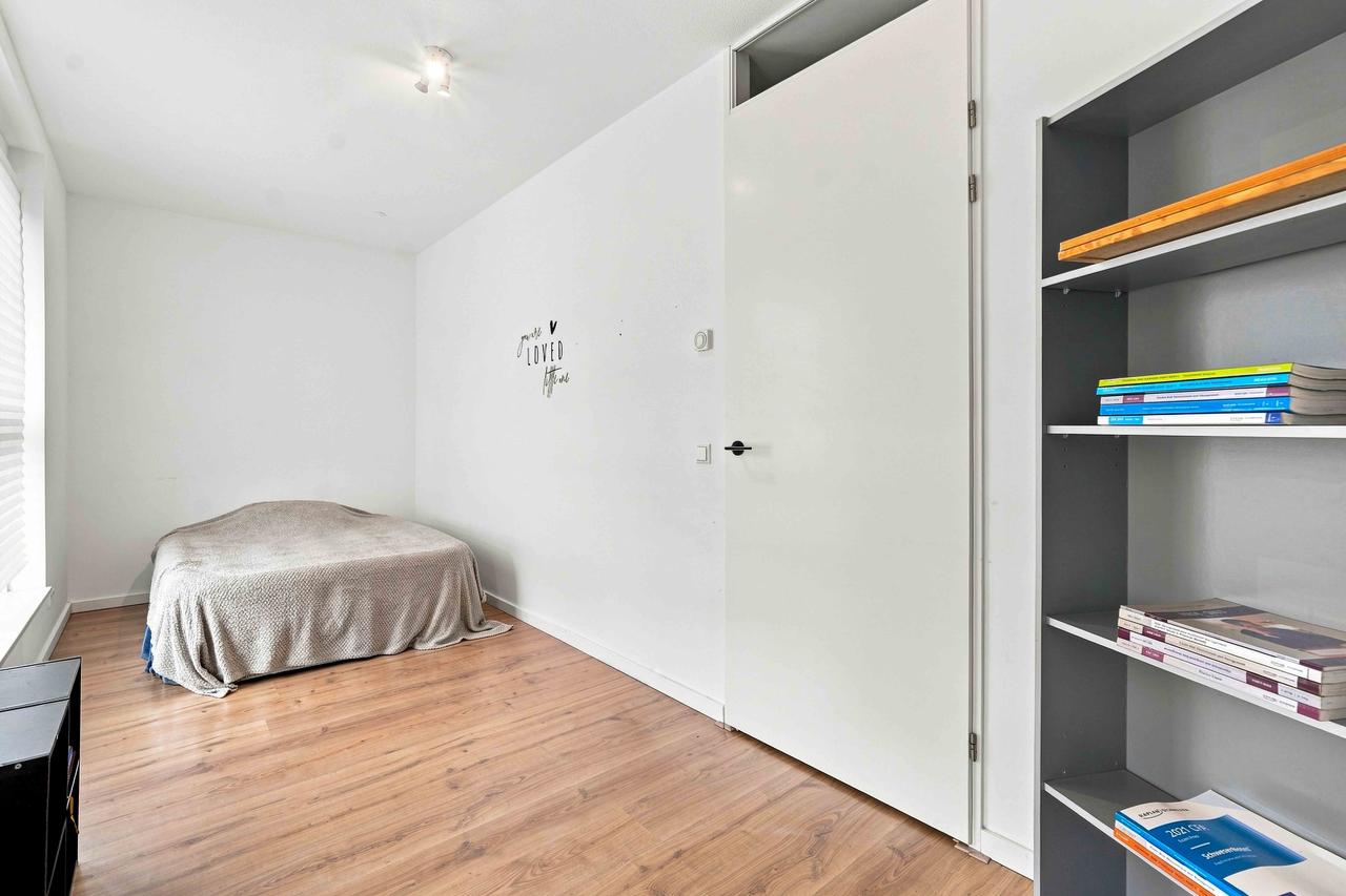 155 m² of living space, five bedrooms - Image 10