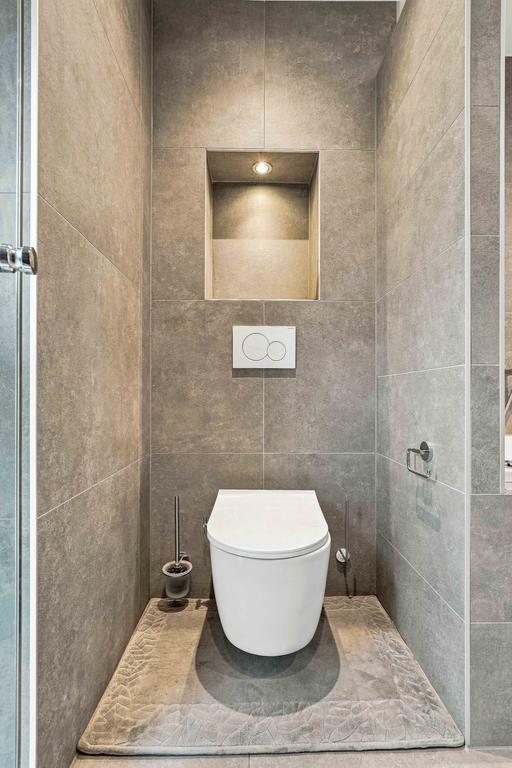 155 m² of living space, five bedrooms - Image 15