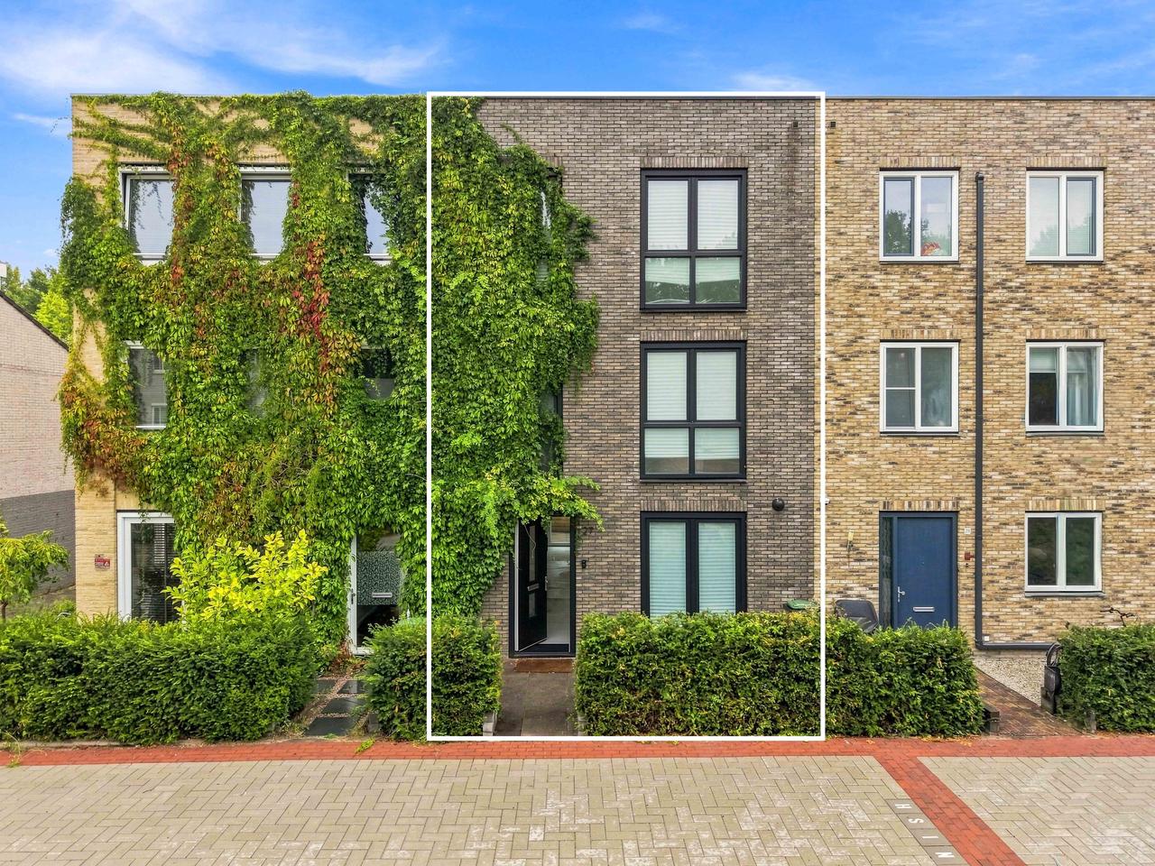 155 m² of living space, five bedrooms - Image 17