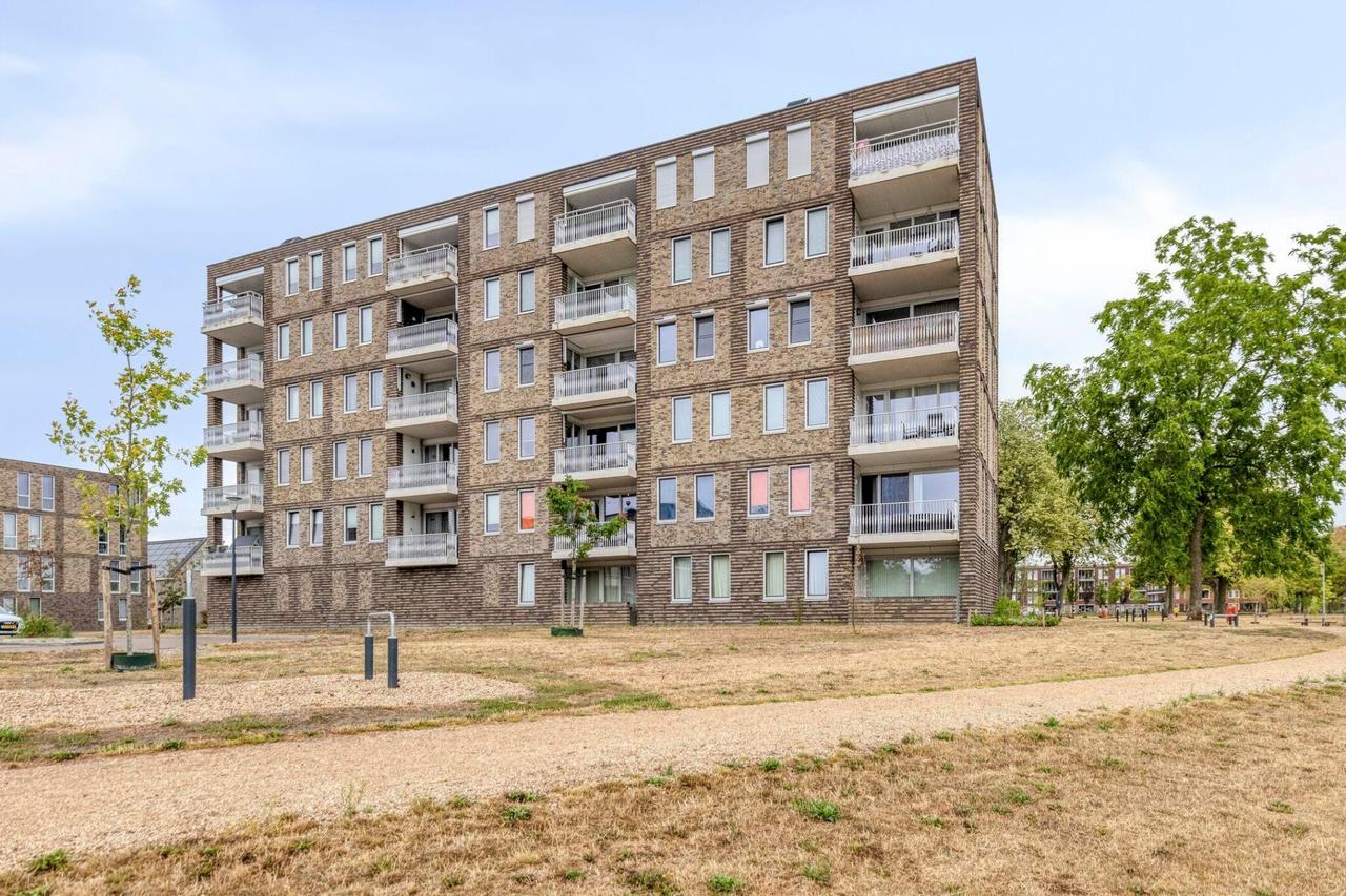 89 m², twee slaapkamers en zuidbalkon - Afbeelding 1