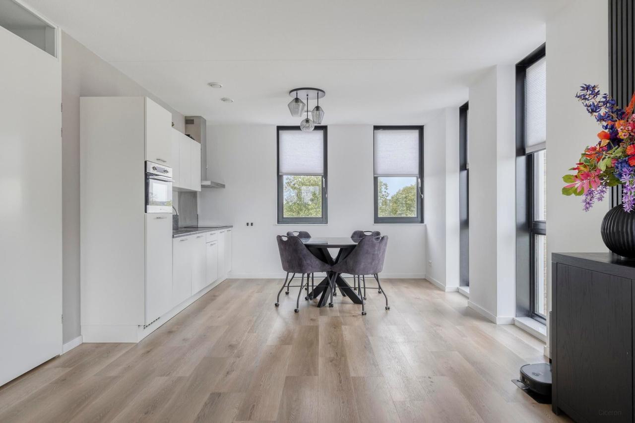 89 m², twee slaapkamers en zuidbalkon - Afbeelding 9