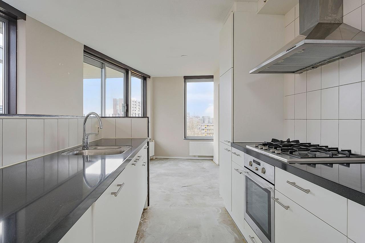 83 m² with Two Bedrooms and Balcony - Image 3