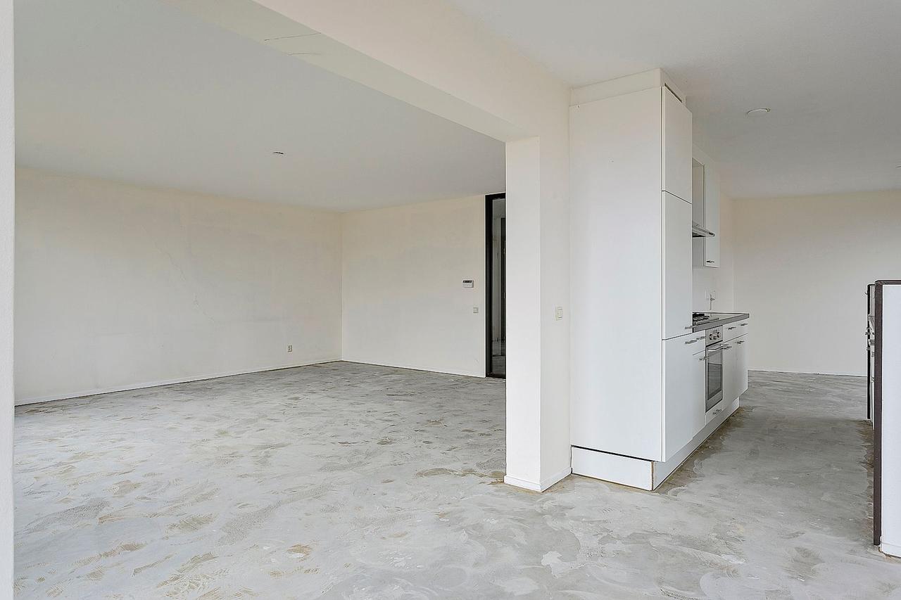 83 m² with Two Bedrooms and Balcony - Image 4