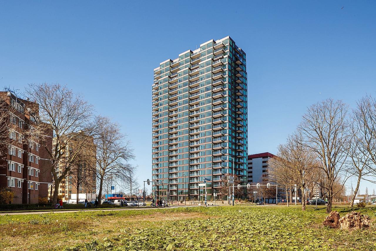 Skylinezicht vanuit een appartement van 92 m² - Afbeelding 1