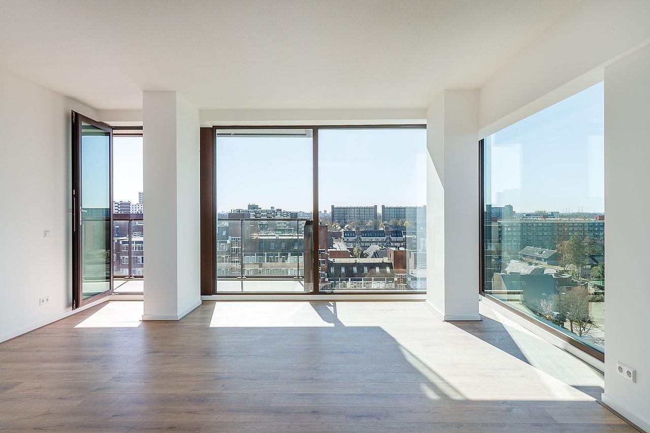 Skylinezicht vanuit een appartement van 92 m² - Afbeelding 2