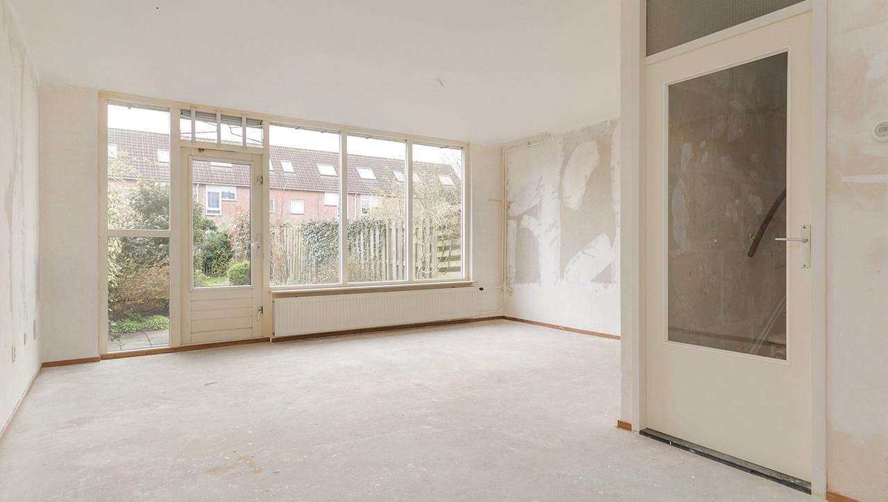 100 m² home with garden and 3 bedrooms - Image 1