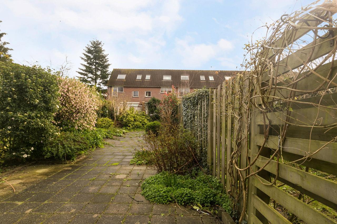 100 m² home with garden and 3 bedrooms - Image 16