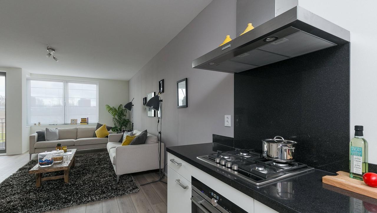 86 m² of living space with balcony in Elzenhagen - Image 1