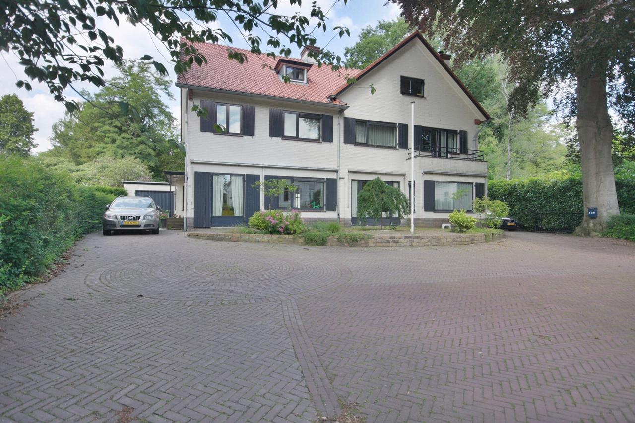 Central Oosterbeek Living with 3 Bedrooms - Image 1