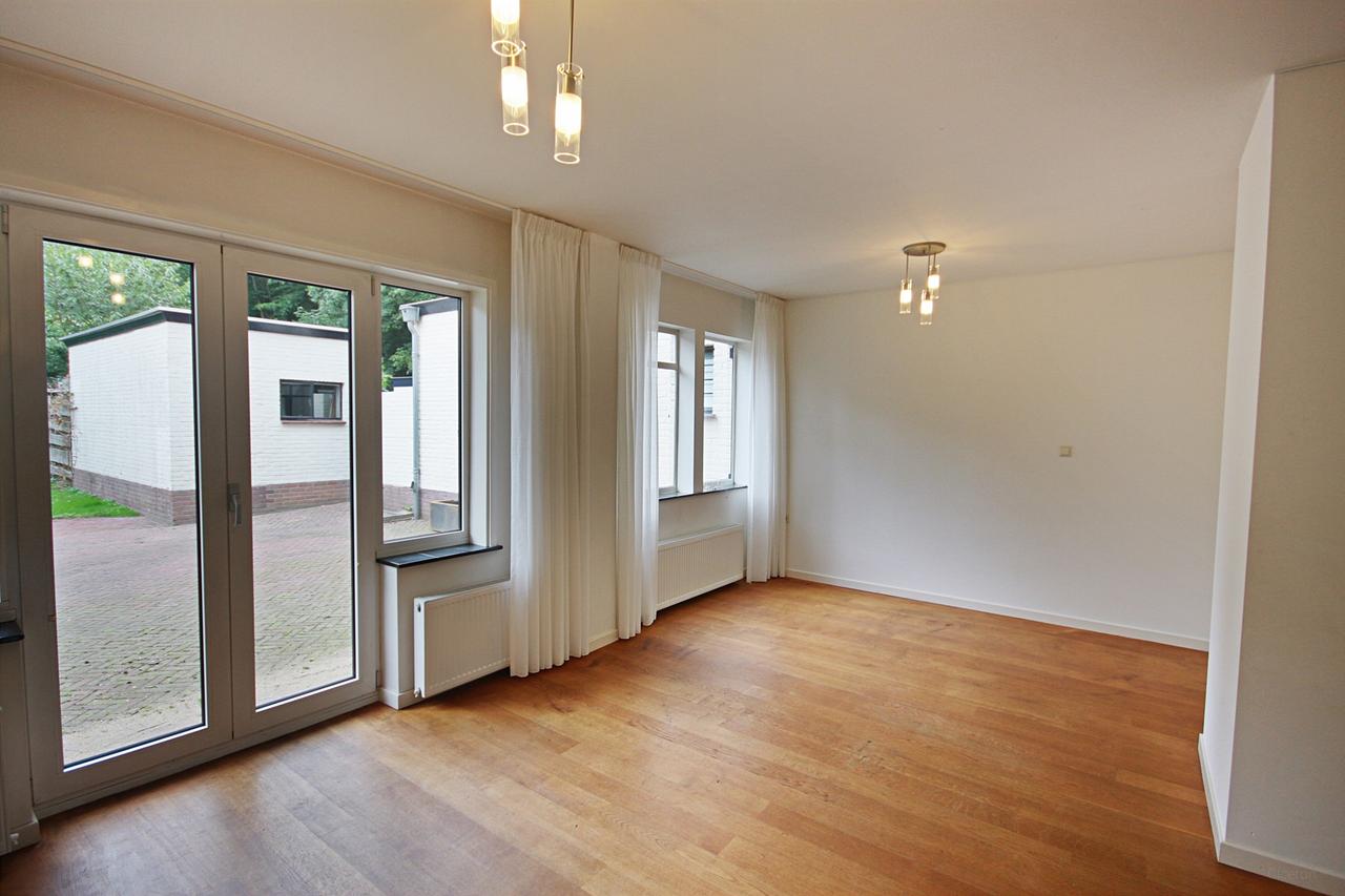 Central Oosterbeek Living with 3 Bedrooms - Image 3