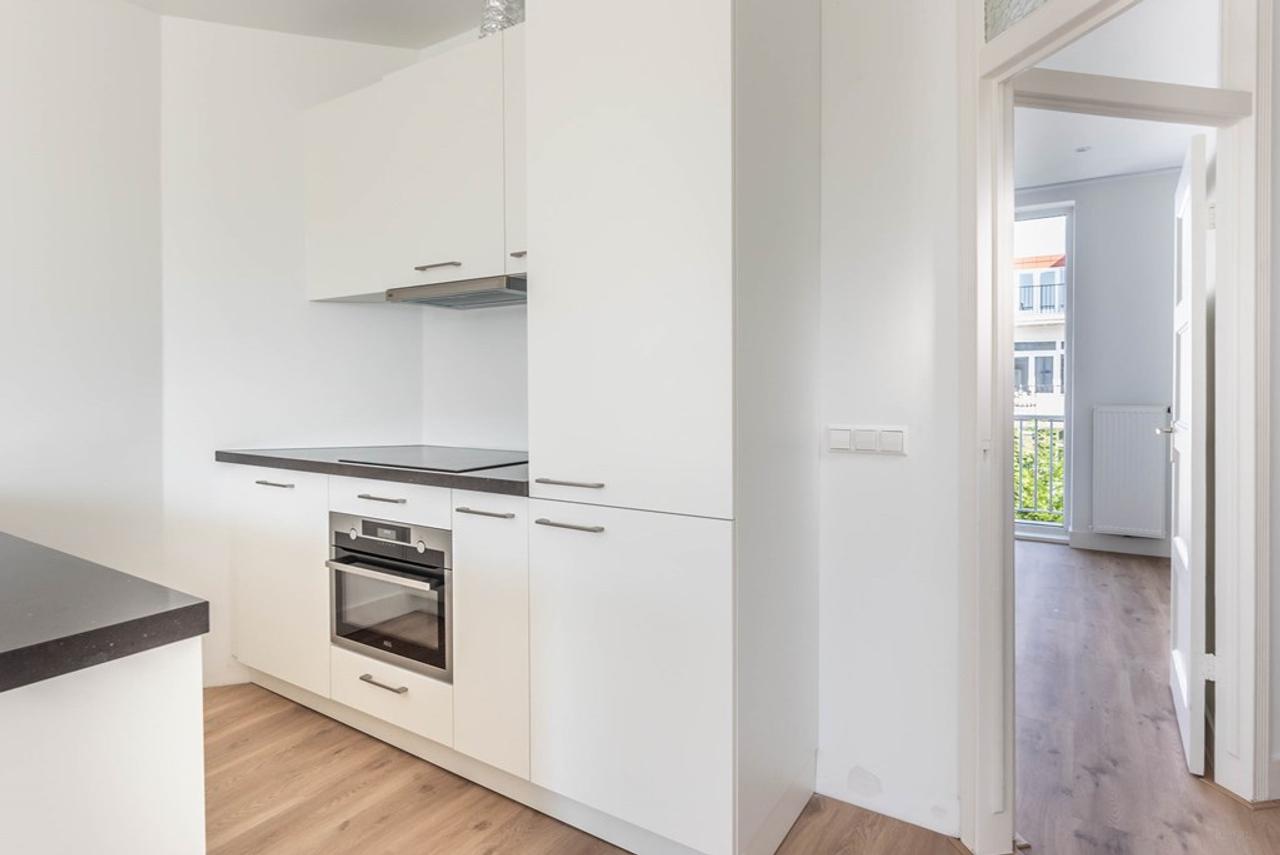 Bright 2-Bedroom Apartment with Balcony - Image 13