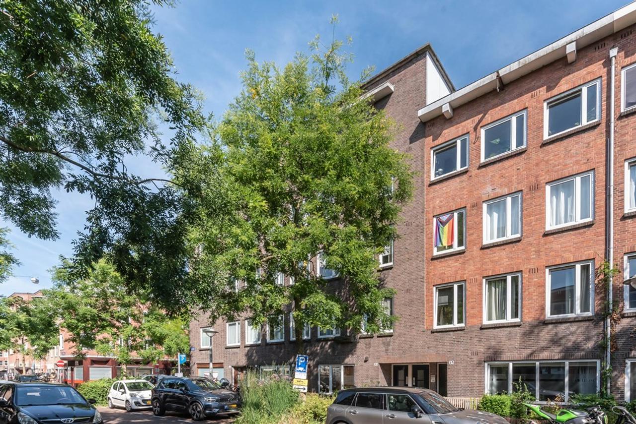 Bright 2-Bedroom Apartment with Balcony - Image 36