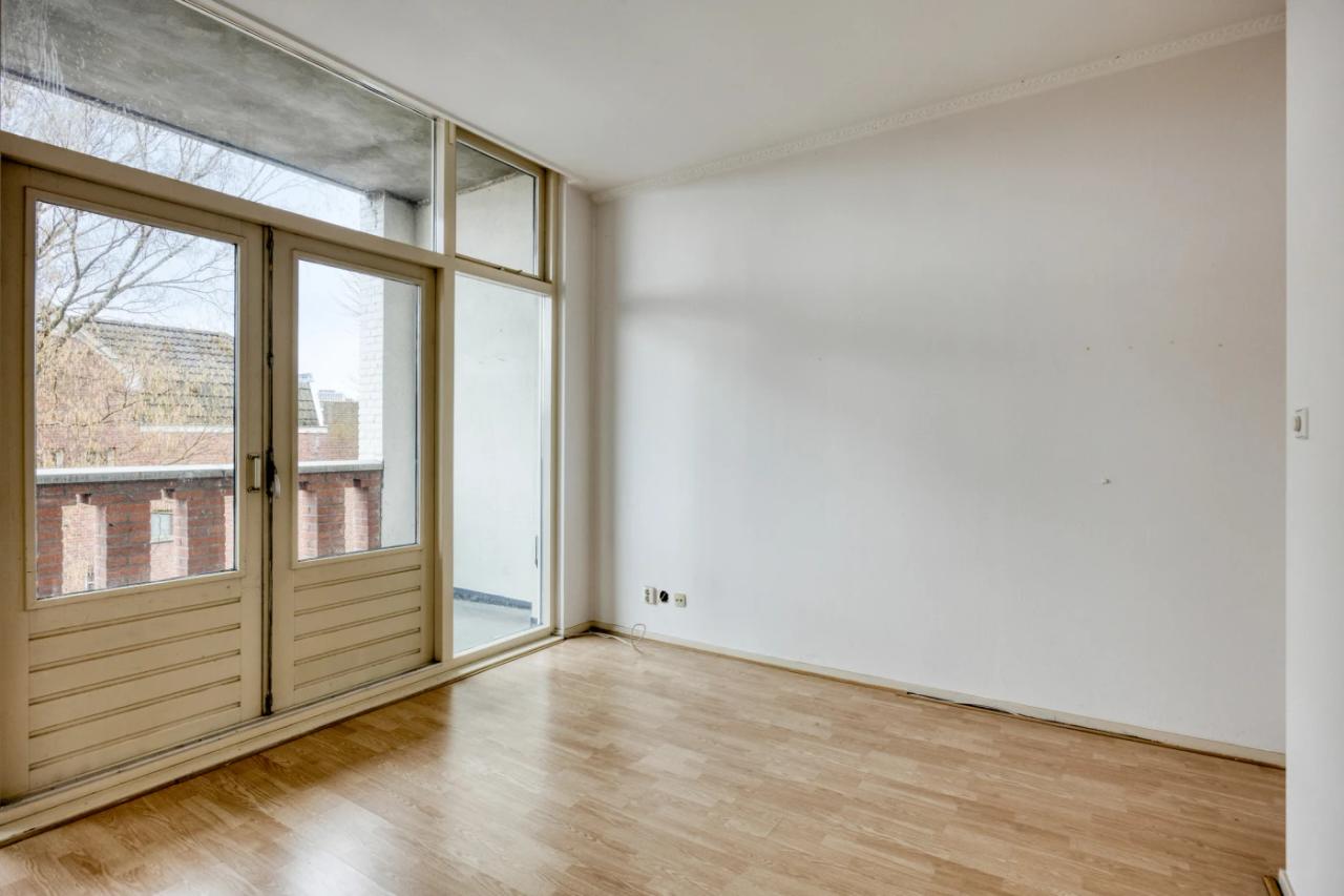 Balcony and 87 m² on Mathenesserlaan - Image 14