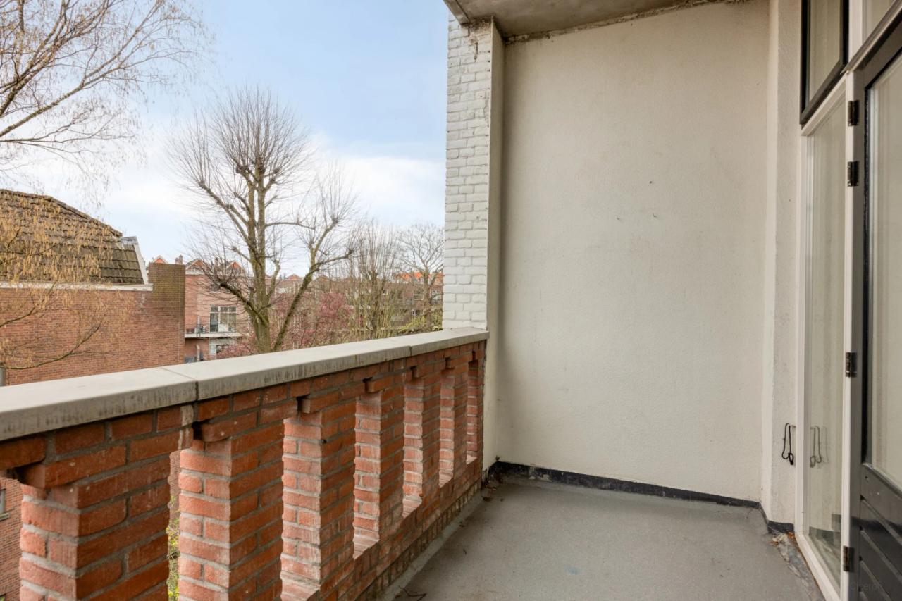 Balcony and 87 m² on Mathenesserlaan - Image 17