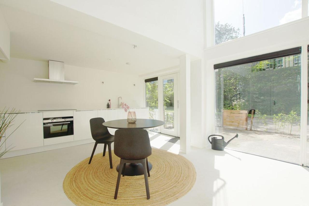 Tuin én balkon bij 4-kamerappartement - Afbeelding 1