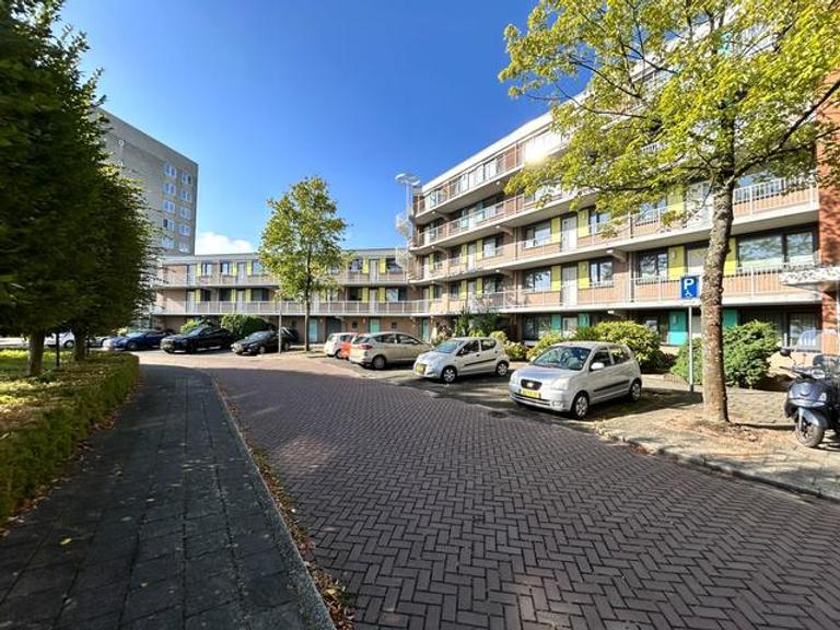 Gemeubileerd 3-kamerappartement met balkon - Afbeelding 2