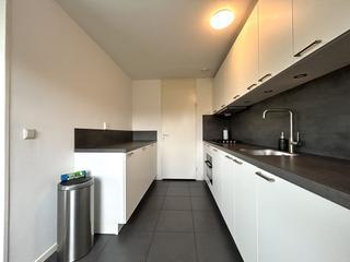 Gemeubileerd 3-kamerappartement met balkon - Afbeelding 12