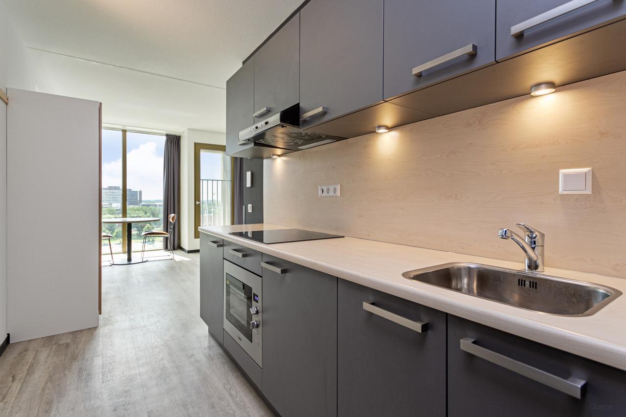 Gemeubileerd 2-kamerappartement met balkon - Afbeelding 1