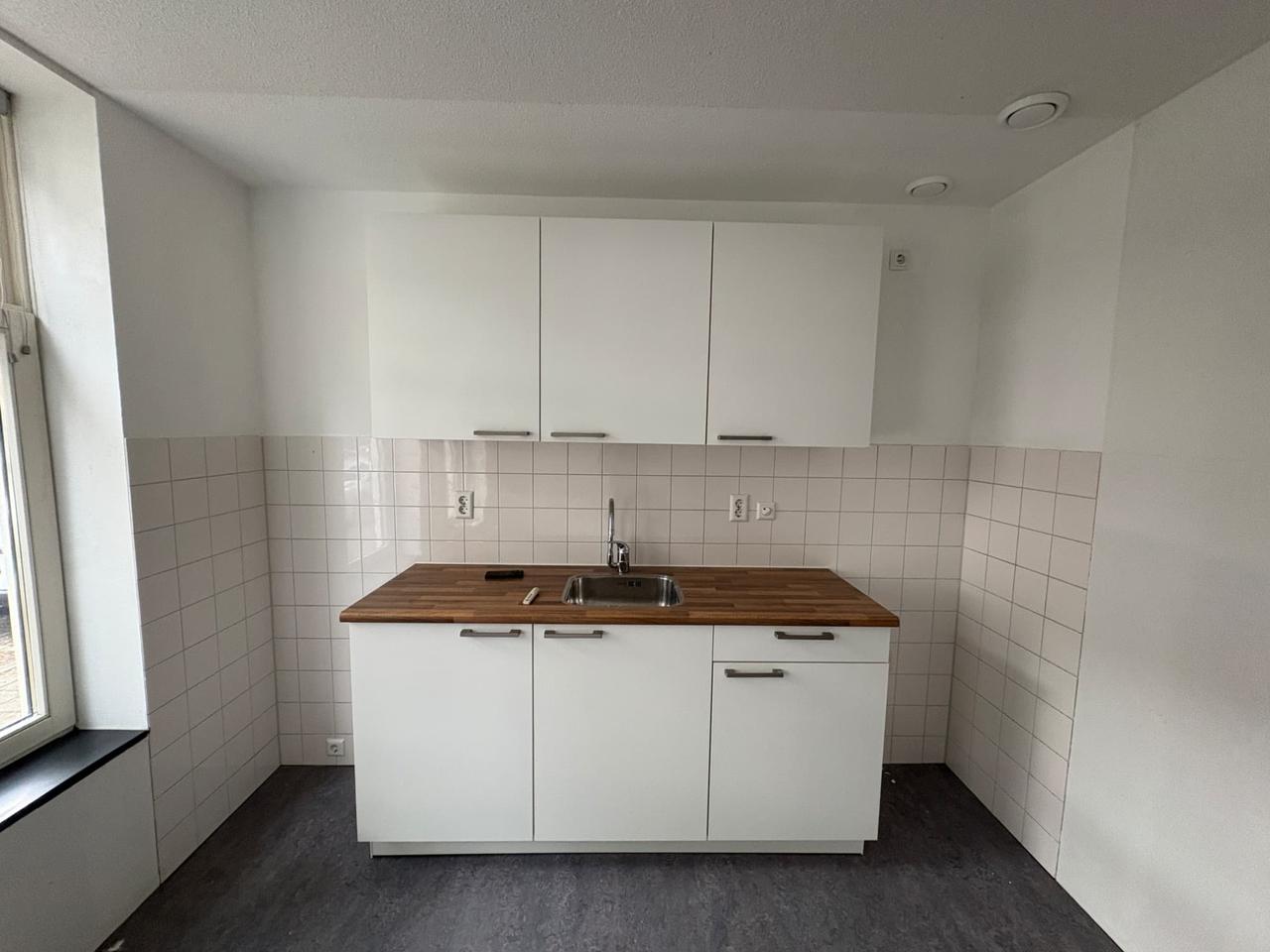 3-Room Apartment with Garden in Rotterdam - Image 9