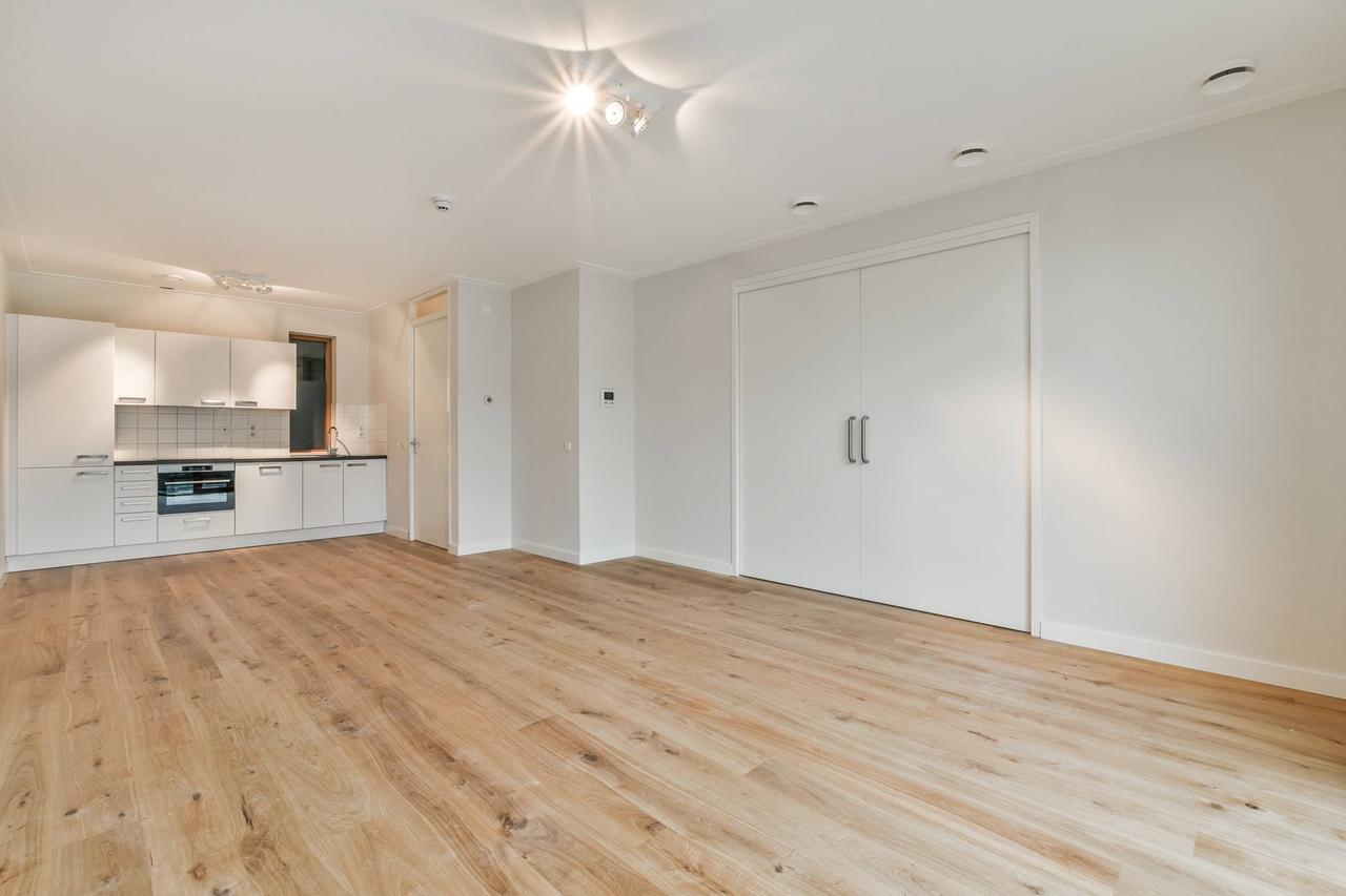 Energy-efficient 55+ apartment with balcony - Image 14