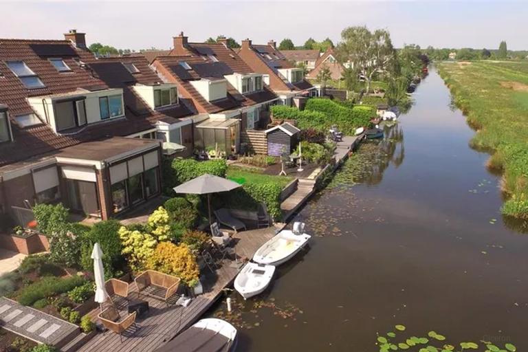 Wonen aan het water met vijf slaapkamers - Afbeelding 2