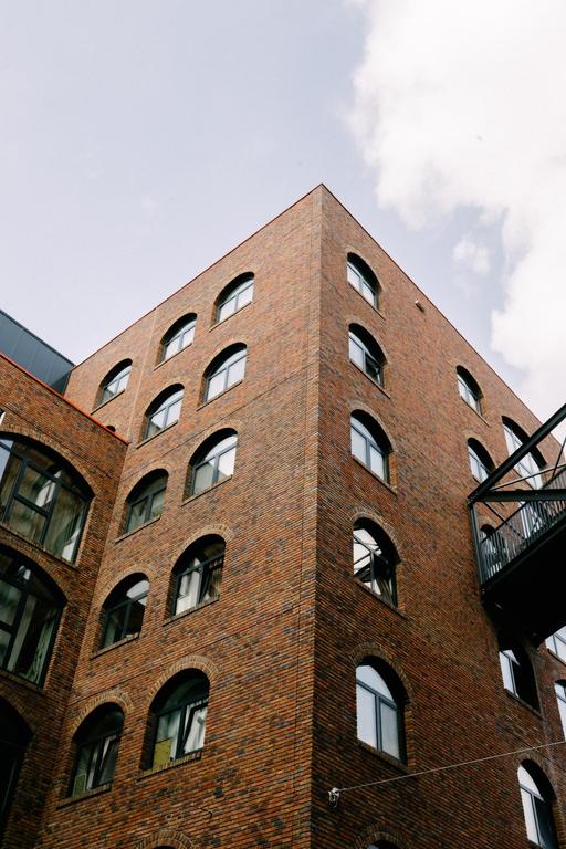 80 m² Living by the Water in Amsterdam - Image 12
