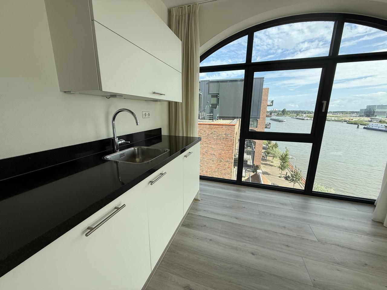 69 m² with south-facing balcony in Cruquius Docks - Image 9