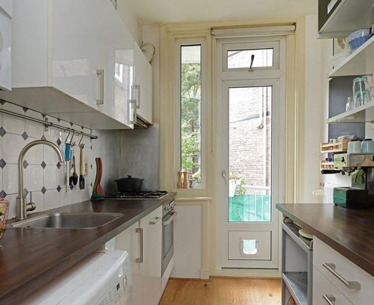 Bright 2-Bedroom Apartment Near Two Parks - Image 6