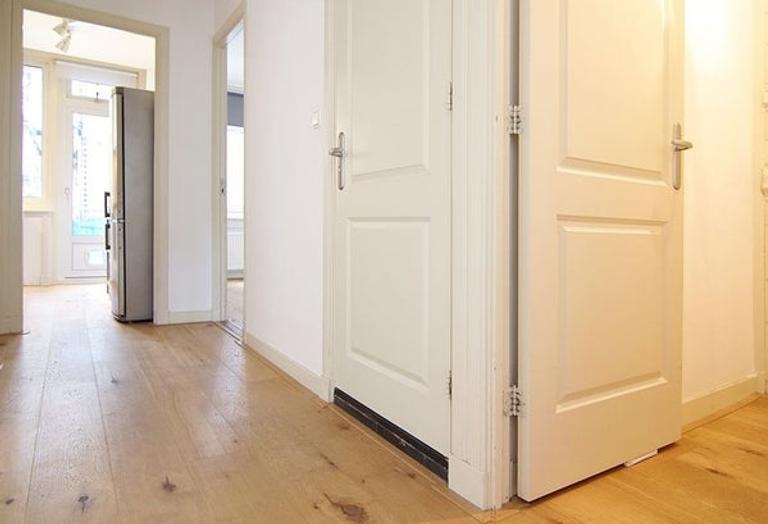 Bright 2-Bedroom Apartment Near Two Parks - Image 7
