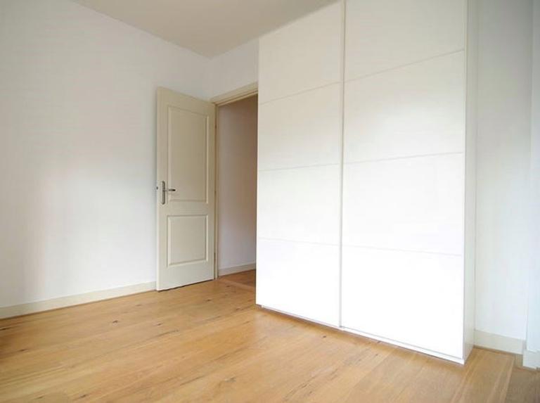 Bright 2-Bedroom Apartment Near Two Parks - Image 8