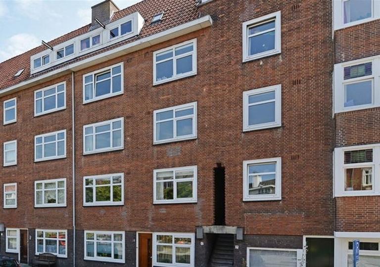 Bright 2-Bedroom Apartment Near Two Parks - Image 12