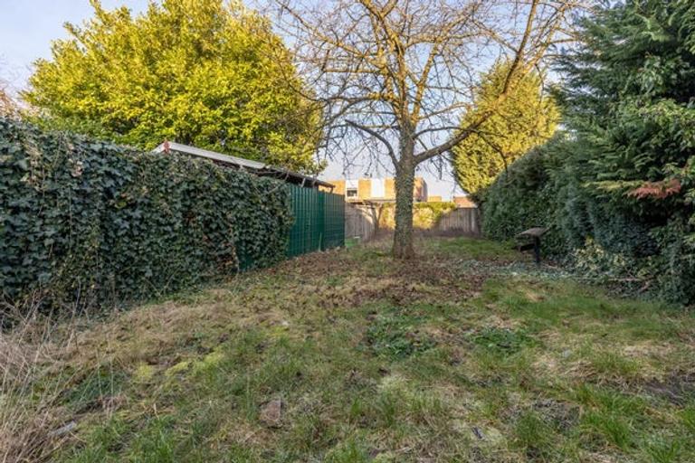 96 m² apartment with 27-metre-deep garden - Image 4