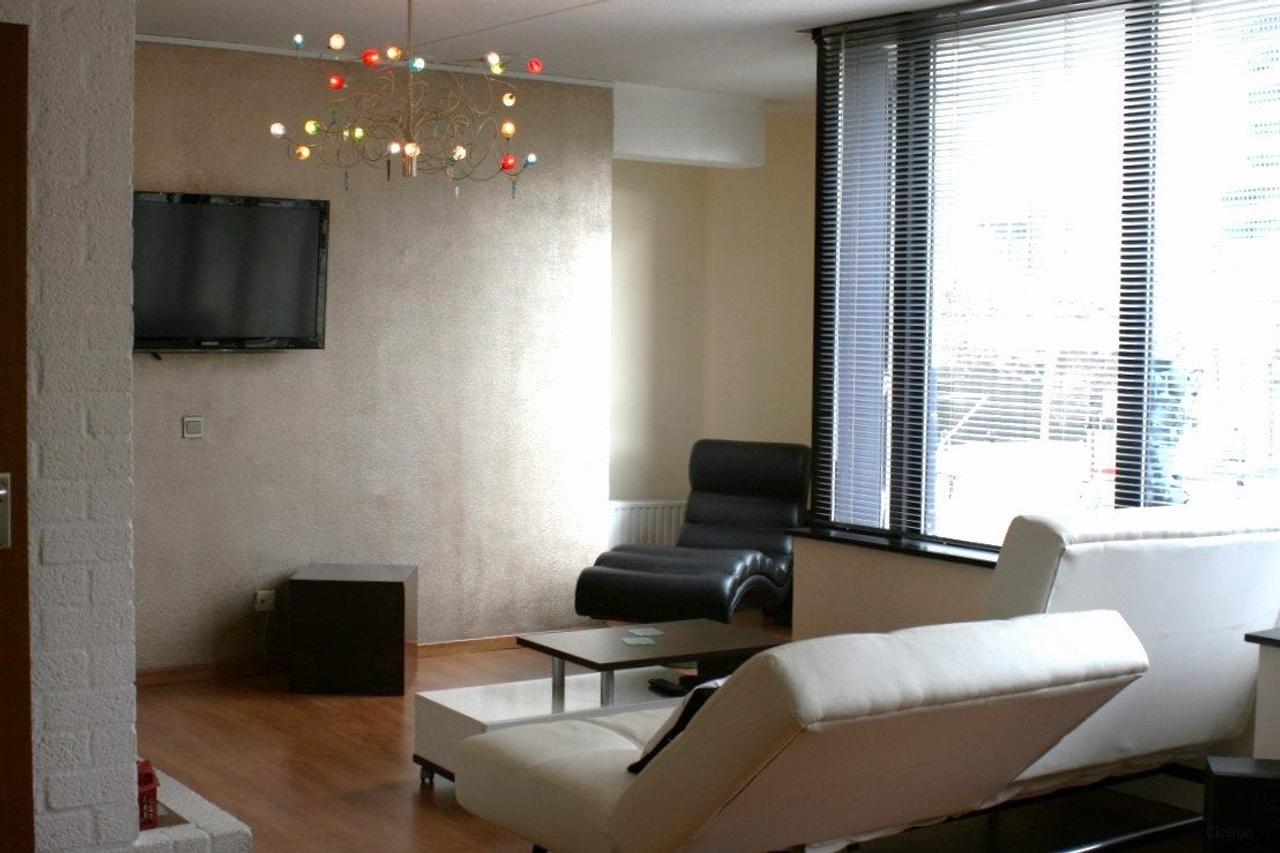 Gemeubileerd 2-kamerappartement met balkon - Afbeelding 4