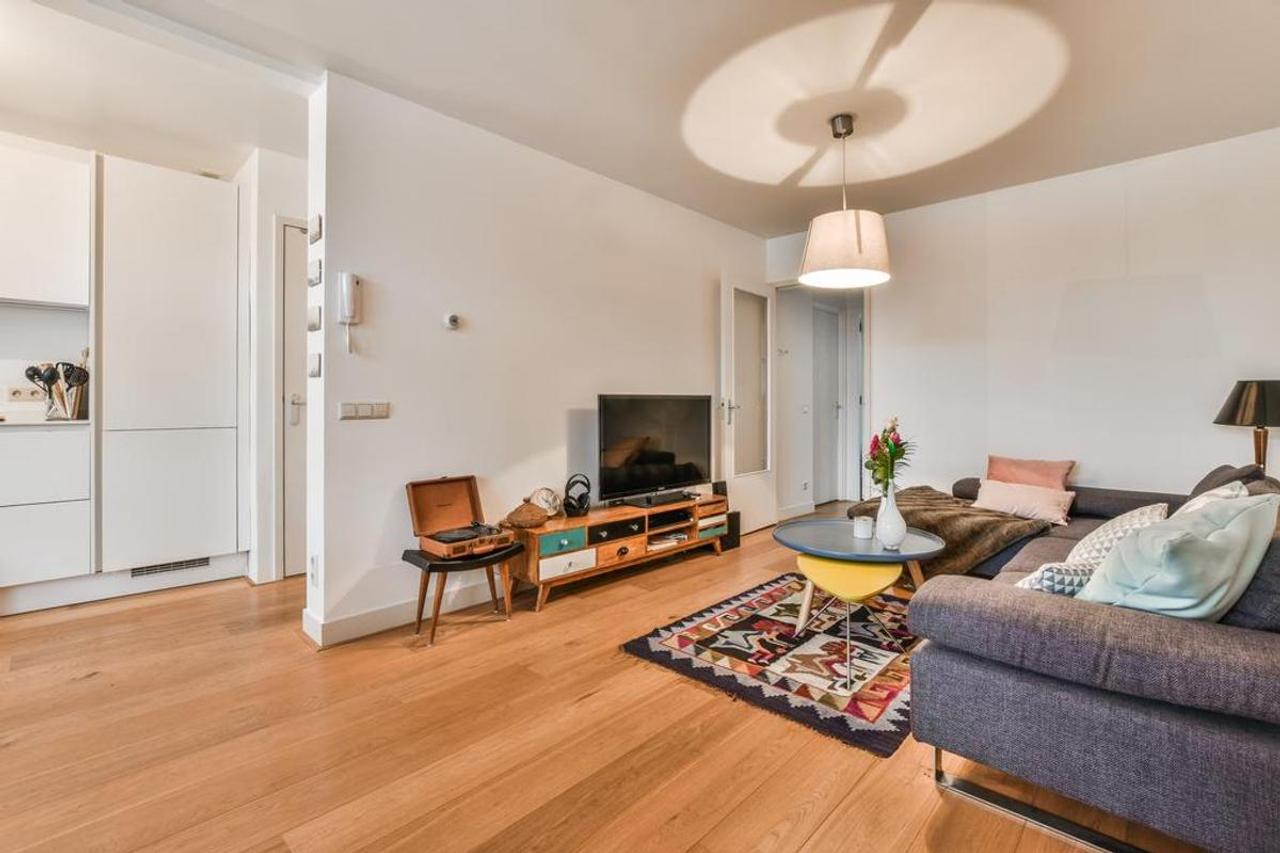 Gemeubileerd 2-slaapkamerappartement bij de Amstel - Afbeelding 1